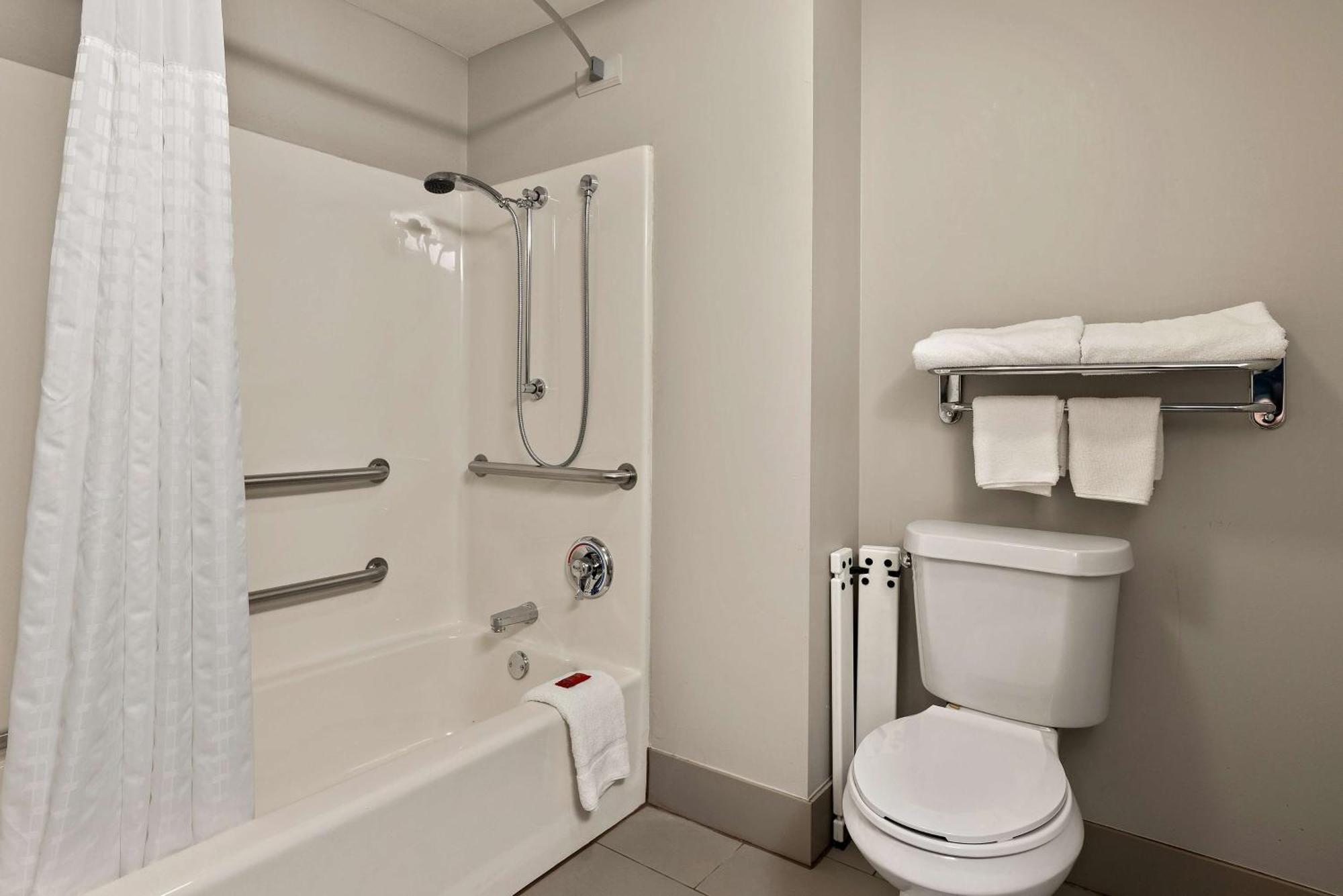 Surestay Plus Hotel By Best Western Tulsa East Экстерьер фото