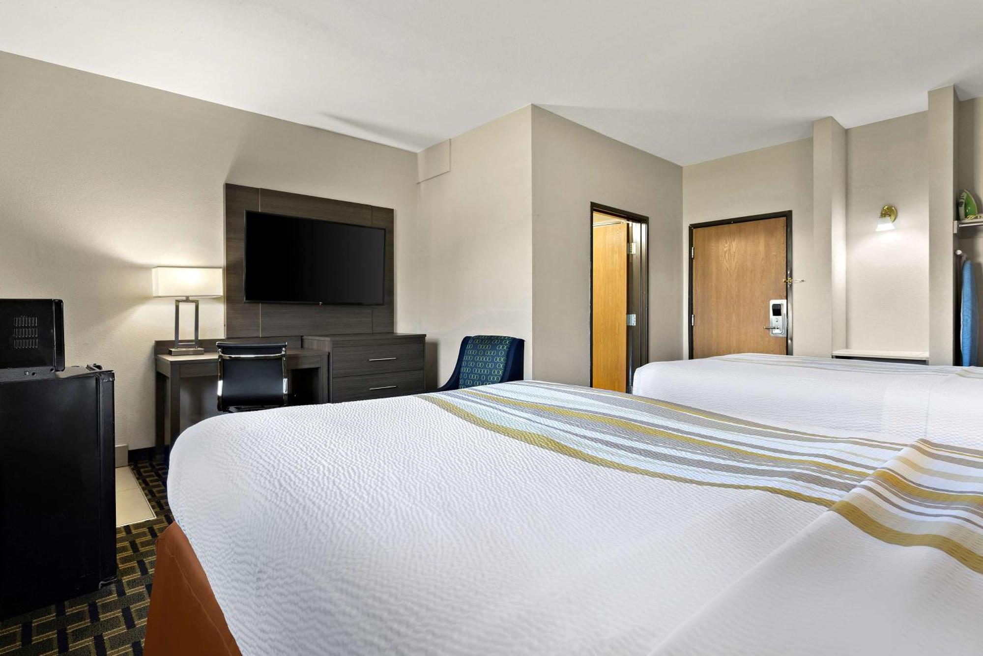 Surestay Plus Hotel By Best Western Tulsa East Экстерьер фото