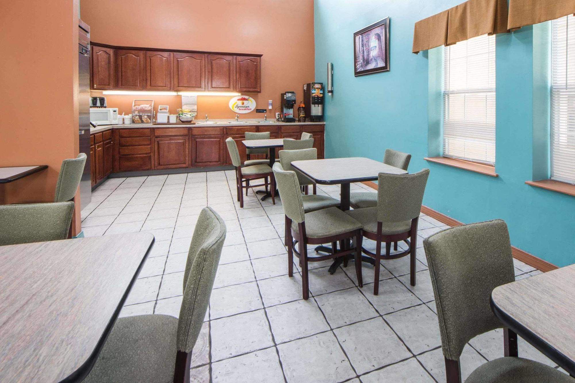Surestay Plus Hotel By Best Western Tulsa East Экстерьер фото